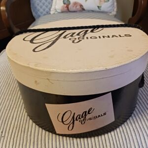 Vintage Gage Originals Hat Box, 1940s Chicago Black And White Design